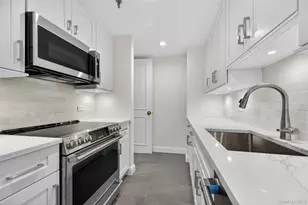 111 Cherry Valley Ave, Garden City, NY 11530 - Photo 14