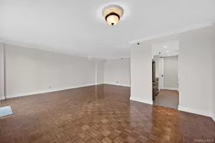 111 Cherry Valley Ave, Garden City, NY 11530 - Photo 4