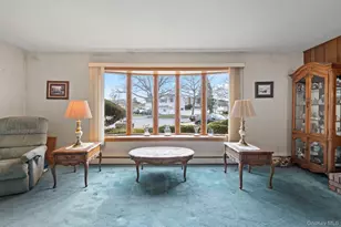 280 Hilda St, East Meadow, NY 11554 - Photo 4