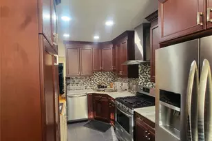 114-09 204th St, Saint Albans, NY 11412 - Photo 10