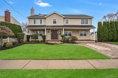 69 Thomas Avenue, Bethpage, NY 11714 - Photo 2