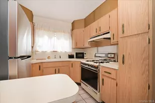 20-03 35th St, Astoria, NY 11105 - Photo 12