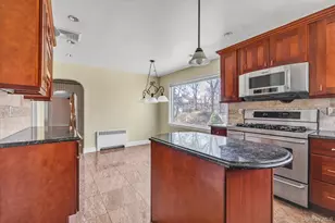 49 The Birches, Roslyn, NY 11576 - Photo 10