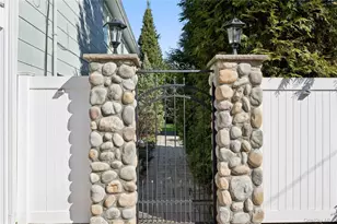 44 Archie Pl, West Islip, NY 11795 - Photo 30