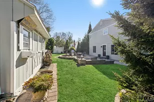 44 Archie Pl, West Islip, NY 11795 - Photo 26