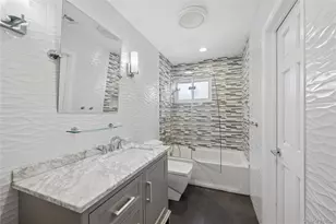 44 Archie Pl, West Islip, NY 11795 - Photo 18