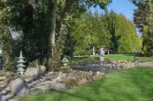 44 Archie Pl, West Islip, NY 11795 - Photo 24