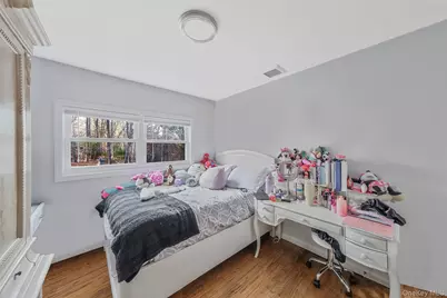 231 W Woodside Avenue, Patchogue, NY 11772 - Photo 14