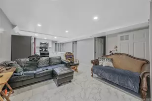 231 W Woodside Ave, Patchogue, NY 11772 - Photo 16