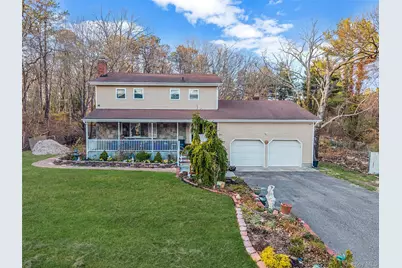 231 W Woodside Avenue, Patchogue, NY 11772 - Photo 1
