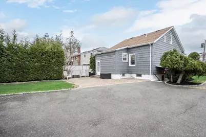 966 Tyrus Court, Merrick, NY 11566 - Photo 22