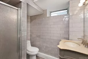 966 Tyrus Ct, Merrick, NY 11566 - Photo 20