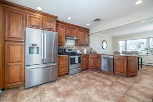 25 Cobalt Ln, Westbury, NY 11590 - Photo 12