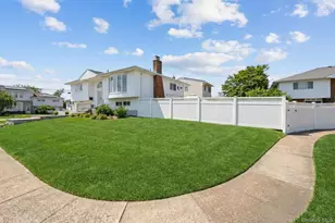 341 Green Ct, Oceanside, NY 11572 - Photo 2