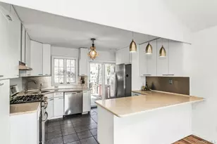 5 Diane Pl, Bay Shore, NY 11706 - Photo 4