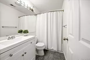 38 Ovation Ct, White Plains, NY 10603 - Photo 22