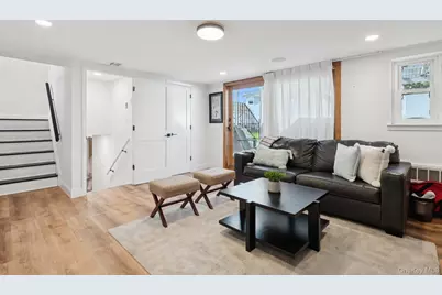 15 Wayland Road, Plainview, NY 11803 - Photo 10