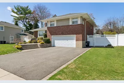 15 Wayland Road, Plainview, NY 11803 - Photo 2