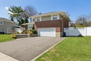 15 Wayland Rd, Plainview, NY 11803 - Photo 2