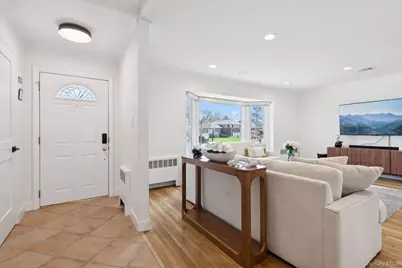 15 Wayland Road, Plainview, NY 11803 - Photo 8