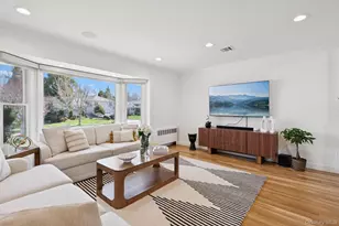 15 Wayland Rd, Plainview, NY 11803 - Photo 6