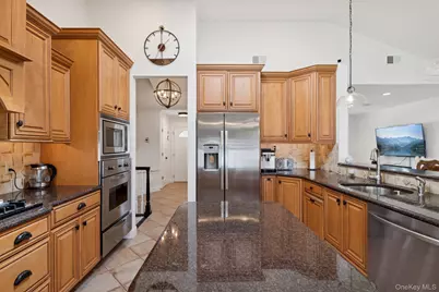 15 Wayland Road, Plainview, NY 11803 - Photo 18