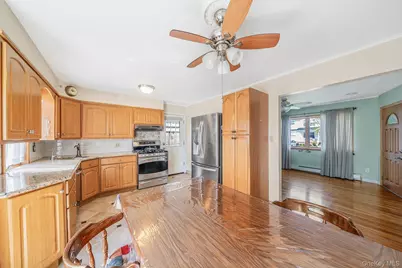 2152 Erma Drive, East Meadow, NY 11554 - Photo 6