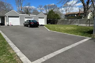 11 Matthew St, Farmingville, NY 11738 - Photo 4