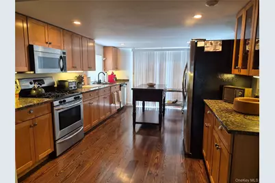 2 S Valley Road, Hampton Bays, NY 11946 - Photo 4