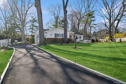 32 Derby Place, Smithtown, NY 11787 - Photo 2