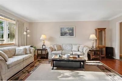 32 Derby Place, Smithtown, NY 11787 - Photo 8