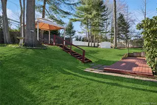 32 Derby Pl, Smithtown, NY 11787 - Photo 22