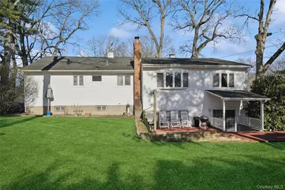 32 Derby Place, Smithtown, NY 11787 - Photo 24