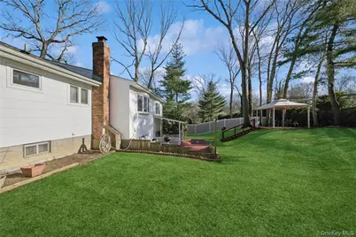 32 Derby Place, Smithtown, NY 11787 - Photo 26