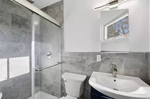 32 Derby Pl, Smithtown, NY 11787 - Photo 16