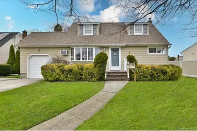 20 Willow Drive, Massapequa Park, NY 11762 - Photo 2