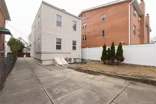 61-17 165th St, Fresh Meadows, NY 11365 - Photo 8