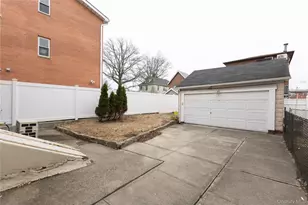 61-17 165th St, Fresh Meadows, NY 11365 - Photo 6