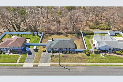 80 W Walnut Street, Farmingdale, NY 11735 - Photo 6