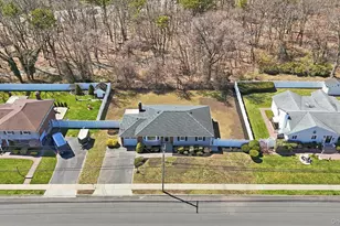 80 W Walnut St, Farmingdale, NY 11735 - Photo 6