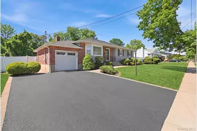 80 W Walnut Street, Farmingdale, NY 11735 - Photo 2