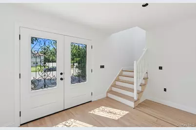 86 Moffitt Boulevard, Islip, NY 11751 - Photo 4