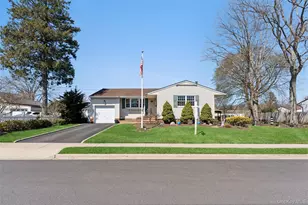 189 N Iowa Ave, Massapequa, NY 11758 - Photo 4