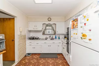 77 Lucille Avenue, Elmont, NY 11003 - Photo 10