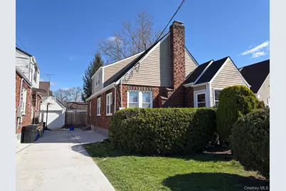 987 Wallace Avenue, Baldwin, NY 11510 - Photo 2