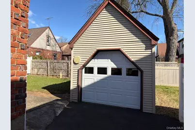 987 Wallace Avenue, Baldwin, NY 11510 - Photo 4