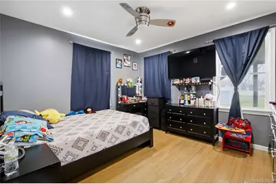 32 Landscape Drive, Wheatley Heights, NY 11798 - Photo 14