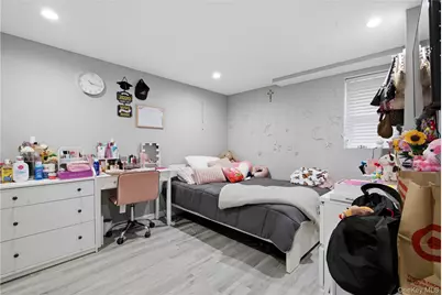 32 Landscape Drive, Wheatley Heights, NY 11798 - Photo 26