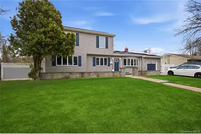 32 Landscape Drive, Wheatley Heights, NY 11798 - Photo 2