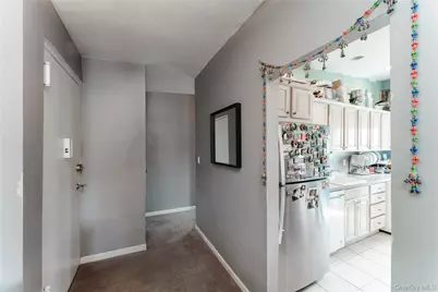 269 N Newbridge Road #2B, Levittown, NY 11756 - Photo 8